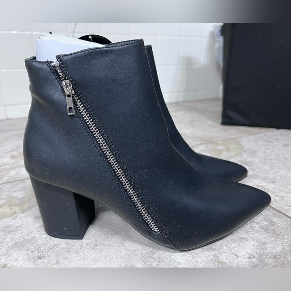 JustFab Shoes - NWT- Heeled Boots